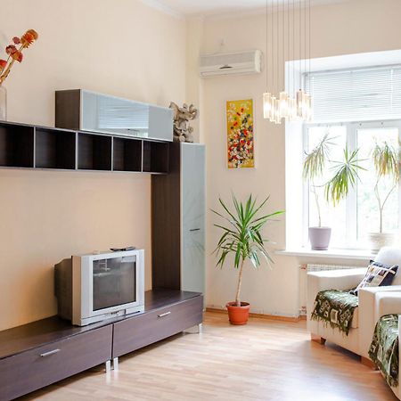 Апартаменти 3-Кімнатні В Центрі, Метро Театральна Kiev Luaran gambar